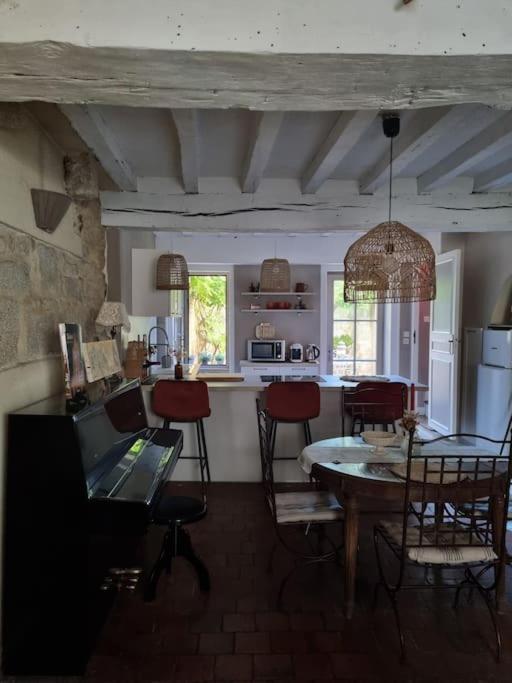 Charmante Maison Ancienne Avec Cour Alençon Eksteriør billede